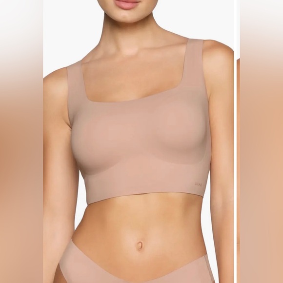 SKIMS Naked Wireless Scoop Longline Bra M - Picture 1 of 6